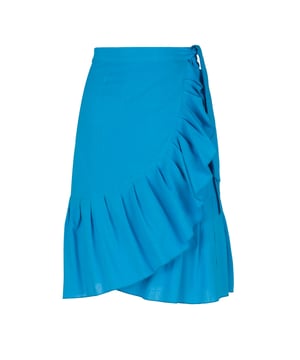 Esta falda cruzada de color turquesa está confeccionada en tejido estilo lino. La falda se abrocha con una corbata de 4,5 cm del mismo tejido que pasa a través de un agujero en la costura lateral, justo debajo de la cintura. La falda tiene un ribete de volantes de 26 cm por todas partes. Tiene un estilo sutil con una silueta de línea A y llega hasta la rodilla.
