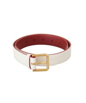 A estrenar con etiquetas y caja.
  Cinturon 100% autentico de Dolce & Gabbana.
  Confeccionado en cuero de alta calidad.
  Hebilla metalica con logotipo grabado.
  Color blanco.
  Disenado para mujeres.
  Fabricado en Italia.
  Detalles del logotipo.
  Ancho: 3.