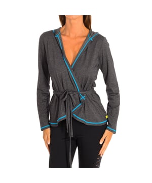 Chaqueta deportiva manga larga Zumba. 
Color Gris
Acogedora chaqueta con capucha.
Calce holgado perfecto para usar en capas.
Ajustable con cintas.
Gráfico en el frontal y la espalda con motivos de la marca.
Costuras vistas a tono.

Composición:  47% Nylon, 47% Poliéster, 7% Elastano.

-Utilizar lavadora a temperatura máxima 30º .
-No utilizar secadora.
-No utiliza Lejía.
-Plancha a temperatura máxima 110º.
-No lavar en seco.
