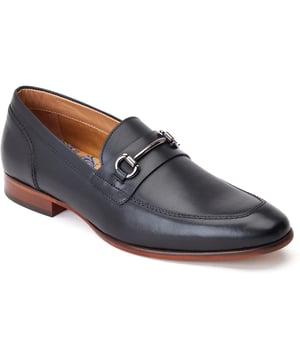 A refined addition to any man's footlocker, the Russo buckle loafer oozes sophistication. Genuine leather uppers, cushioned Ortholite insole and a polished horsebit buckle make Russo a no-brainer for the season.