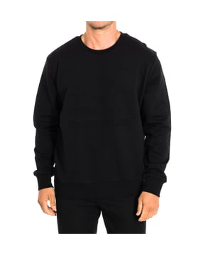 La Martina Sweatshirt.
 Farbe Schwarz
 Herren Sweatshirt mit Rundhalsausschnitt und langen Ärmeln.
 Geprägtes Logo auf der Vorderseite.
 Gerippte Manschetten und Kragen.
 Nähte im Ton gesehen.

 Zusammenstellung: 100% Baumwolle.

 - Maximal bei 30ºC waschen.
 - Bügeln bei mittlerer Temperatur, max. 110ºC.
 - Die Verwendung eines Trockners ist nicht erlaubt.
 - Darf nicht gebleicht werden.
 - Erlaubt keine chemische Reinigung.
 Zusammensetzung: 100% Baumwolle.
 Pflege:
- Maximal bei 30ºC waschen.
 - Bügeln bei mittlerer Temperatur, max. 110ºC.
 - Die Verwendung eines Trockners ist nicht erlaubt.
 - Keine Bleichmittel verwenden.
 - Chemische Reinigung ist nicht möglich.