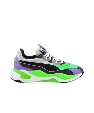 Embárcate en un viaje de estilo e innovación con el PUMA RS-2K Internet explorando entrenadores verdes masculinos. Estos entrenadores futuristas combinan perfectamente el diseño retro RS de Puma con tecnología de vanguardia, lo que los convierte en una opción de moda para aquellos que aman explorar los mundos virtuales y reales.

Características clave:

Diseño futurista: los entrenadores de exploración de Internet RS-2K cuentan con un diseño audaz y futurista que se destaca de las zapatillas tradicionales. La combinación única de tonos verdes vibrantes y detalles modernos los convierte en una pieza de declaración.

Tecnología RS: los entrenadores incorporan la tecnología RS de PUMA, que se originó en los años 80, ofreciendo amortiguación y soporte superiores. Esta tecnología ofrece una sensación cómoda y receptiva con cada paso.

Detalles inspirados en Internet: estos entrenadores rinden homenaje a la era digital con detalles inspirados en Internet, incluidos gráficos juguetones y patrones digitales. Estos elementos agregan un toque de estilo experto en tecnología a su atuendo.

Ajuste cómodo: los entrenadores están diseñados con un sistema seguro de cierre de cordones que le permite ajustar el ajuste a su preferencia. El collar acolchado y la lengua mejoran la comodidad general, proporcionando una sensación ajustada alrededor del área del tobillo.

Construcción liviana: a pesar de su apariencia tecnológica, los entrenadores están construidos con materiales livianos que promueven un movimiento fácil y una fatiga reducida durante el uso de todo el día.

Suella exterior de alta tracción: los entrenadores cuentan con una suela exterior de goma duradera con un patrón de banda de rodadura de la superficie múltiple, que ofrece una excelente tracción y agarre varios terrenos.

Estilo versátil: el RS-2K Internet exploran los entrenadores combinados sin esfuerzo El estilo y el rendimiento, haciéndolos adecuados para salidas casuales, moda de ropa de calle y explorando la jungla urbana.