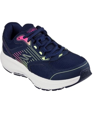 Vind totaal trainingscomfort in een milieubewuste stijl met de Skechers GO RUN Consistent 2.0 - Advantage. Deze sportieve veterboot heeft een bovenwerk van atletisch mesh, responsieve ULTRA LIGHT demping en een Skechers Air-Cooled Goga Mat binnenzool.