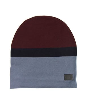 100% lana.
  Detalle de cuero con el logotipo de Gucci.
  Estilo: Gorro.
  Tamano: Mediano.
  Etiquetas originales de Gucci adjuntas.
  Fabricado en Italia.