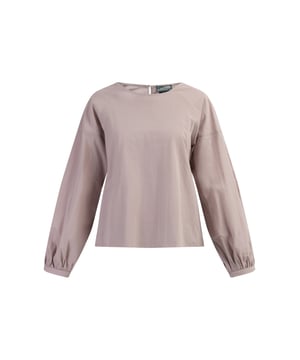Met zijn charmante, strakke look is de katoenen blouse van DreiMaster Vintage onze 24/7 favoriet van het seizoen geworden. Of het nu bij denim, chino's of minirokken is: de casual, losse pasvorm met sportieve raglanmouwen past uitstekend. Het model wordt gecompleteerd door de ronde halslijn met een klein knoopje aan de achterkant en de wijde mouwen, die eindigen met een smalle manchet.  Blouse