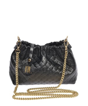 Crossbody tas
100% rundleer
Magnetische sluiting aan de bovenkant
Afmetingen : 14x22x6 cm
Metalen schouderriem 110 cm