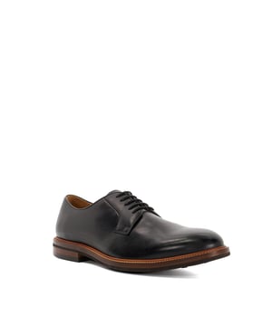 Elevate your casual and smart ensembles with Savoye, a timeless and refined lace-up Derby you'll want for work meetings, weddings and more. Crafted from luxurious fabrics, this classic style can be partnered with sharp tailoring for a sophisticated look. Designed for those who need to maintain a polished appearance without compromising on comfort, the addition of a lightweight flexible sole allows for natural foot movement, reducing strain during long hours of wear.