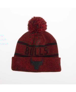 New Era Chicago Bulls Jake Cuff Knit Bobble Hat in red.- Bobble on top.- Cuffed knit.- Embossed graphics.- 90% Polyester  10% Wool.- Ref: 60424795