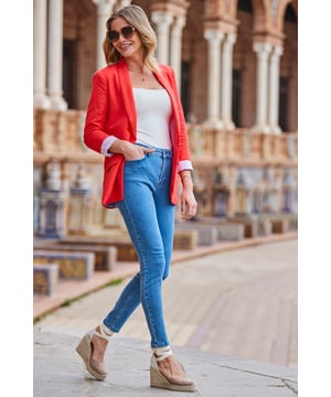 REASONS TO BUY:

Your go-to skinnies with a Sosandar twist
Statement braided waist detail
Our denim is so soft and stretchy
Classic skinny fit
Go-with-everything blue wash
Going-out tops, knits, tees - every top goes

Inside leg to fit: Short 29" | Regular 31" | Long 33"