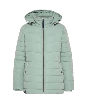 Deze gewatteerde jas voor dames is de ideale metgezel voor de winter. Hij is warm gevoerd en kan op verschillende manieren worden gecombineerd. De comfortabele snit creëert een vrouwelijk silhouet en is zeer comfortabel om te dragen. De pluizige teddyvoering in de opstaande kraag en in het bovenste deel van de romp zorgt voor een behaaglijk gevoel. De jas kan worden gesloten met een rits. De capuchon kan met een trekkoord worden versteld of indien nodig worden verwijderd. Een opstaande kraag biedt extra bescherming tegen kou en wind. De mouwen zijn afgewerkt met geribde boorden om te voorkomen dat de kou binnendringt. De twee zijzakken met drukknopen zijn ideaal om kleine spullen in op te bergen of je handen warm te houden. Labelopdrukken op de capuchon en mouwen ronden het ontwerp af. Een stijlvolle winterlook is gegarandeerd met deze jas.