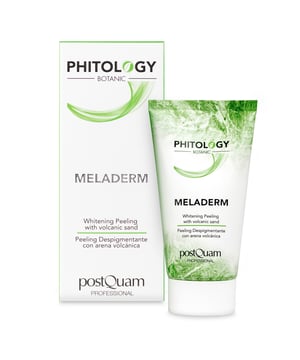 PEELING DESPIGMENTANTE PHYTOLOGY DESPIGMENTANTE
Este peeling físico, que se presenta en forma de emulsión color marrón con partículas negras, se basa en el uso de partículas exfoliantes
de arena volcánica para eliminar las células muertas de la epidermis, favoreciendo la renovación celular. El uso del extracto de raíz de
sophora flavescens asiatica y en el agua de kiwi le permite reivindicar propiedades despigmentantes. Su uso continuado proporciona
una piel en condiciones óptimas. Producto dermatológicamente testado.
Peeling suave que incorpora en su formulación ingredientes de origen vegetal como el extracto de raíz de sophora flavescens asiática,
el agua de kiwi o el aloe vera. Sus ingredientes naturales permiten prevenir, corregir y atenuar la intensidad de las manchas de la piel. El
uso de la arena negra de Tahití proporciona una piel suave, limpia y en perfectas condiciones.
Día tras día, el tamaño y la intensidad de las manchas disminuyen visiblemente.
Tras 28 días, las manchas se corrigen, la piel es más uniforme y luminosa, la piel está más bella.
Efecto hidratante científicamente demostrado. Su uso continuado produce un efecto hidratante acumulativo en las capas superiores de
la piel del 77% de los voluntarios.
Efecto despigmentante científicamente demostrado. Su uso continuado reduce las manchas hiperpigmentadas en el 77% de los
voluntarios.
PRINCIPIOS ACTIVOS
- SOPHORA JAPONICA ROOT EXTRACT: Este extracto vegetal proveniente de la sophora flavescens posee
una larguísima historia en la medicina tradicional china. Puede reivindicar un gran potencial despigmentante
sobre la piel científicamente demostrado. Este extracto natural es rico en moléculas activas con eficacia
biológica documentada como son las flavonas (Sophoraflavanona G) y alcaloides (Matrina). Su gran eficacia
despigmentante permite corregir y minimizar las manchas de forma visible actuando globalmente en las causas
dérmicas y epidérmicas de las manchas de senectud.
- ACTINIDIA CHINENSIS FRUIT (KIWI) WATER: Esta agua vegetal 100% natural presenta un efecto sinérgico con
el extracto de raíz de sophora flavescens asiática que maximiza su potencial despigmentante.
-ARENA NEGRA DE TAHITI: Esta arena de origen volcánico está principalmente compuesta de basalto,
presentando cuarzo y óxidos de magnesio y calcio. Su uso como exfoliante natural permite un peeling que
proporciona una piel suave, limpia y en perfectas condiciones.
-ALOE BARBADENSIS LEAF JUICE: El extracto vegetal de Aloe Vera es un agente hidratante muy potente.
APLICACIÓN
Aplicar sobre el rostro y masajear suavemente. Tras haber completado el peeling, retirar con agua tibia y la ayuda de un tissue.