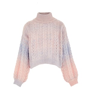De frisse stijl van myMo kenmerkt zich vooral door een jonge, moderne nonchalance. Deze kabelgebreide trui is gebreid van een zacht garen, heeft een geribde opstaande kraag en is verkrijgbaar in vele kleuren.  Pullover trui