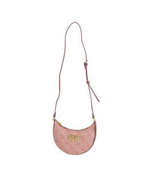 Bolso shoulder U.S. POLO ASSN.
Sintético.
Cierre con cremallera.
Interior frontal: Un bolsillo abierto.
Interior trasero: Un bolsillo con cremallera.
Correa ajustable.
Forro interior con estampado de la marca.
Logo de la marca en el frontal.
Costuras vistas a tono.
 Medidas: 20x17x4cm
 Composición: 100% Poliuretano
 Cuidados:
Limpiar con un paño húmedo.