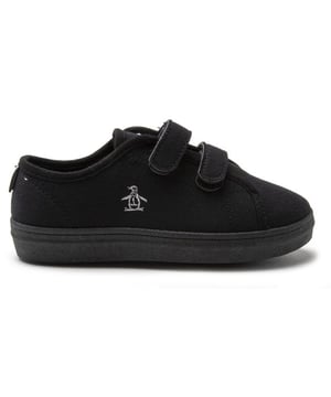 Renueva el estilo de las zapatillas de tu pequeño con las zapatillas Fire de la marca clásica Penguin. La elegante parte superior negra está rematada con detalles de la marca blanca y cierre de velcro.