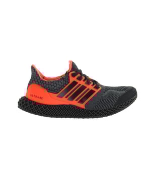 Decir que Adidas ha investigado cuando se trata de la zapatilla Ultra4D sería un eufemismo. Un producto de 15 años de base con compañías tecnológicas y atletas, este zapato promete aumentar su rendimiento de carrera al siguiente nivel. Estilado en un color negro y rojo, las superiores están hechas de textiles, luego equipadas con una innovadora entresuela 4D para una comodidad y soporte óptimos con cada zancada. En otros lugares, la silueta futurista se termina con una suela de goma continente ™ para proporcionar una tracción final, donde sea que esté.