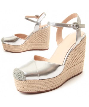 Esparto grassen wedge voor vrouwen. Gevoerde leren binnenzool. Comfortabele pasvorm. Antislip zool. Versterkte stiksels. Gemaakt door andere merken voor ons merk. Ongeveer afmetingen: 12 cm hak en 3 cm platform.
