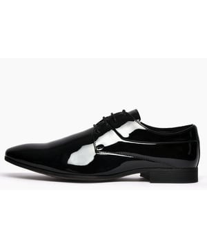The Catesby England Fontana has been crafted with a high shine all black upper showcasing a top-quality dress shoe keeping you stylish and comfortable this season. The Fontana features a four eyelet lace up fastening keeping the shoe comfortable and secure for fatigue free wear, complemented with soft subtle stitch detailing to give the Fontana that designer finish. The Catesby England Fontana is a timeless design suitable for work or leisure offering fashionable styling to add luxury and class to any modern mans outfit. 
 - Synthetic upper
 - Full lace closure
 - Cushioned footbed
 - Slight raised heel
 - Durable rubber outsole