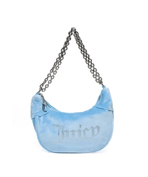 Mini bolso cruzado Juicy Couture: Una nueva versión de un clásico

Juicy Couture reinventa el clásico bolso cruzado mini con terciopelo azul claro y una llamativa cadena dorada, creando un seductor contraste. El icónico logotipo añade un toque de lujo. Perfecto para ocasiones especiales o para infundir un toque romántico a tu look diario.

Dimensiones: 25 x 8 x 15 cm