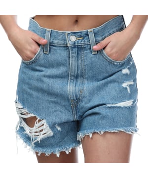 Dames Levis High Waisted Mom Shorts in denim.- 5-pocketconstructie.- Gulp met rits en knoopsluiting.- Gemerkte leren patch achteraan in de taille.- Gemerkte tab achteraan. - Hoge taille.- Ruw gesneden zoom.- Normale pasvorm.- 100% katoen.- Ref: A19650010