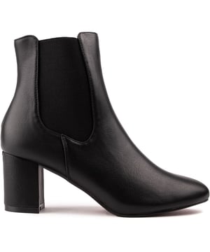 Omarm mode met een geweten met de veganistische Lychee Chelsea-laarzen van V.GAN. De klassiek stijlvolle laars met hoge hakken is PETA-goedgekeurd en heeft een elegante blokhak, een ontwerp met ronde neus en elastische inzetstukken voor gemakkelijk aan- en uittrekken en een zachte pasvorm. Dit is ethische mode op zijn best.
