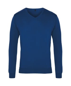 Langärmliger Herren Strick-Pullover mit V-Ausschnitt. Weiche Material, baumwollreicher Garn. Feinstrick. Modernes Styling. Eingelassene Ärmel. Waschbar bei 40 Grad. Größe (Brustumfang): XXS - 84 cm, XS - 89 cm, S - 94 cm, M - 99 cm, L - 104 cm, XL - 109 cm, 2XL - 114 cm, 3XL - 119 cm, 4XL - 124 cm. Material: 55% Baumwolle, 45% Acryl.