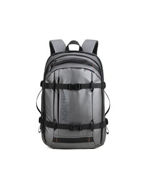 Unisex-Rucksack mit Reißverschluss. Multifunktionstaschen Innentaschen. eine Vorderseite mit Außentaschen mit Reißverschluss. fehlender Schultergurt. im Stoffgriff. Innenfächer. RucksackUnisex-Außenmaterial, innen mit Polyester gefüttert. Maße: 34,5x15x48,5 cm. Modeprodukt