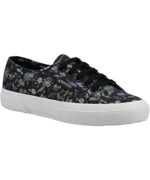 Voor altijd iconisch, voor altijd nieuw. De Superga 2750 sneakers zijn een Italiaans stijlkenmerk en een authentiek designstuk. Voel je dicht bij de natuur met elke stap in deze supermooie versie met bloemenprint, perfect voor weekendwandelingen of feestjes in de tuin.