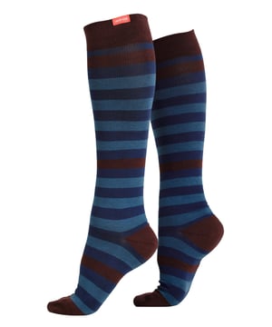Energize your legs! Using integrally-knit graduated compression, these compression socks apply therapeutic pressure that starts at the ankle and gradually eases above. It’s this external pressure that energizes your legs and Reduces Swelling. These socks have a 20-30 mmHg compression level that is ideal for all-day, everyday wear, sitting or standing for long periods. High-quality premium cotton fibers and Spandex throughout the sock allow for sustained compression throughout the day. Alleviate achiness & heaviness by squeezing the legs from the bottom up, our legwear can help increase circulation of freshly oxygenated blood back to your legs. These are made for people with circulation problems and also ideal for flight travel, pregnancy, exercising, when sitting or standing for long periods of time and even during visits to hospital. These socks are specially designed to energise legs, reduce swelling, alleviate achiness & heaviness and to aid in muscular recovery. The specially designed fabric cotton blends and The 200-needle count gives supreme comfort and flexibility which contours leg and heel for superior fit. These socks are comfortable and breathable with graduated compression from ankle to calf with a contoured leg and heel for a great fit. The flexible toe pocket doesn’t squeeze the toes! They are also the extra wide style to fit comfortably around the wider legs and calves. Tested & Trusted: Based out of Missoula, Montana, VIM & VIGR is dedicated to creating products that provide you with everyday relief. VIM & VIGR graduated compression legwear was developed in partnership with vascular surgeons and vein clinics and all products are listed with the Food and Drug Administration (FDA). These compression socks are available in 8 colours and 3 sizes: Small/Medium, Medium/Large and Large/X-Large. They’re made out of 48% Cotton, 42% Nylon, 10% Spandex (Latex-free).