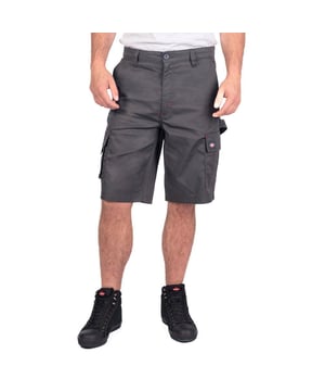 65% Polyester, 35% Baumwolle. Gewebe: Twill. Design: Logo, Unifarben. GSM (Gramm pro Quadratmeter): 200. Taschenart: 2 Vordertaschen, 2 Taschen hinten, 2 seitliche Taschen an den Beinen, Handy. Knopfverschluss, Hosenschlitz mit Reißverschluss. Gewebetechnik: langlebig, Flexibel, Leicht, Weich. Gürtelschlaufen, Pflegeleicht, Schlaufe für Hammer, Dreifach-Naht. Taille: Mit Silikon-Noppen. Passform: Lose.