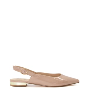 Elevate your line-up of flats with Carsan. Designed in-house, they're cut for a pointy toe, the sling-back strap is fastened with a secure metal buckle, and we especially love the They rest on a small heel that's been refined with a metal plate trim.