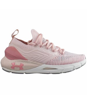 Tomamos sus zapatillas de carrera UA Hovr ™ Phantom 2 favoritas y las envolvimos en UA Intelliknit ligero y transpirable. Se secan rápidamente, elásticas y mapeados para moverse con los pies, por lo que se mantiene cómodo con cada paso.