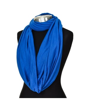 Cuello Infinito Buff.
Complemento ideal para proteger el cuello y la cara.
Viste con estilo y disfruta de la comodidad infinita.
 Medidas: 77 x 62 cm.
 Composición: 50% Viscosa, 50% Poliester
 Cuidados:
Lavar a mano
