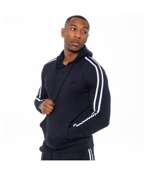 Actualiza tu vestuario casual con esta sudadera con capucha para hombres de estilo diseñador. Confeccionada con algodón y poliéster suave y cómodo, esta chaqueta de ajuste regular presenta puños y cintura acanalados, una capucha con cordones y bolsillos canguro, mientras que un logotipo bordado de Enzo en la parte delantera agrega un toque final moderno.