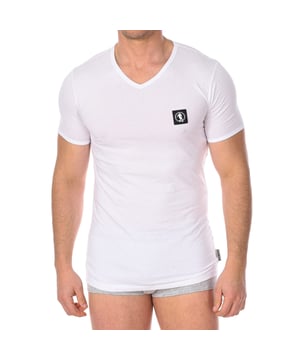 Bikkembergs short sleeve t-shirt.
 White color
 V-neck with ribbed finish.
 Fabric label personalized by the brand, on the upper side.
 Comfortable and breathable fabric.
 Seams seen in tone.

 Composition: 95% Cotton, 5% Elastane

 Care:
 -Wash at max temperature. 40ºC.
 -Do not use bleach.
 -Supports dry cleaning.
 -Allows you to use dryer.
 -Iron at max temperature. 130ºC.
 Composition: 95% Cotton, 5% Elastane
 Care:
Care:
 -Wash at max temperature. 40ºC.
 -Do not use bleach.
 -Supports dry cleaning.
 -Allows you to use a dryer.
 -Iron at max temperature. 130ºC.