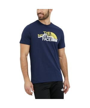 The North Face logo takes centre stage on this classic t-shirt. Whether you're hitting the trail on a sunny day or exploring the city, our pure cotton T-Shirt is a comfortable and stylish choice for all your summer adventures.