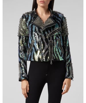 Het Perfecto jack is niet alleen een must-have voor motorrijders, maar ook voor Philipp Plein en zijn collecties. Elk seizoen geeft hij het een nieuwe look en vibe. Deze nappa-versie is bedekt met lovertjes met zebrapatroon en is versierd met studs in verschillende vormen. Bandkraag met drukknoopsluiting. Ritssluiting en zakken en manchetten met rits. Satijnen voering.