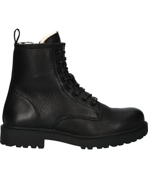 Der WL02 ist ein robuster Schnürstiefel für Damen von Blackstone Footwear. Der Stiefel hat einen Reißverschluss an der Innenseite und eine robuste Profilsohle. Der WL02 ist mit 100% Schafsfell gefüttert. Dadurch ist der Stiefel nicht nur herrlich warm, sondern auch wunderbar bequem am Fuß. Tragen Sie den Stiefel unter einer Jeans oder einem Kleid für einen coolen Kontrast.