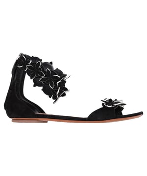 VINTAGE, RRP AS NEW
The Alaïa Flower Detail Sandals in Black Suede are a sophisticated take on casual footwear with a touch of artistic flair. Made from soft black suede, these flat sandals feature rounded toes and are beautifully adorned with contrasting beige and white suede flower embellishments. Perfect for adding a refined yet playful twist to any summer ensemble, these sandals effortlessly blend comfort and high fashion.


with Box

Alaïa Flower Detail Sandals in Black Suede
Condition: Very good
Signs of wear: Include Box., Minor markings, Lightly used but very well maintained. Minor mark at soles & creasing, light scuffing at the soles and heels.
Packaging: Box
Color: black
Material: suede
Size: EU | 37.5/US7.5
Measurements: Insole length: 260
SKU: NAPPUGBSH433308W