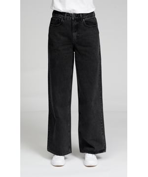 Weite Jeans von TeeShoppen
Stylische und bequeme Jeans von TeeShoppen. Jeans sind das ganze Jahr über perfekt und eine offensichtliche Wahl für jedes Outfit. Finden Sie die perfekte Jeans, um sowohl Ihren Look als auch Ihre Garderobe zu vervollständigen.
Die Jeans sind hier in der Farbe Schwarz abgebildet.

 Welche Größe hat die Jeans?  
Jeans können in 24 verschiedenen Größen ausgewählt werden. Siehe und wählen Sie die Größe unter "Größe".
Die Größen sind für Frauen angepasst.

 Über TeeShoppen
Wir von TeeShoppen haben unsere eigene Produktpalette entwickelt. Das Ziel unseres Sortiments ist es, Ihnen die Möglichkeit zu geben, Ihre Garderobe mit einfacher und moderner Kleidung zu ergänzen. Und sie ist nicht langweilig, nur weil sie einfach ist. Unsere Kleidung ist so konzipiert, dass sie leicht zu stylen ist und aus den besten Materialien besteht. So können Sie sicher sein, dass Ihre Kleidung angenehm zu tragen ist und sich für alle Gelegenheiten eignet. Sie sind auf der Suche nach zeitloser Kleidung für Männer und Frauen? Dann sind Sie bei TeeShoppen an der richtigen Adresse. Wir sind spezialisiert auf den Verkauf von Basiskleidung. Bei uns zahlen Sie nicht für teure Marken und Kosten, sondern nur für Qualität und Service. Wir erweitern ständig unser Sortiment, so dass Sie bei uns immer die neueste Mode kaufen können.