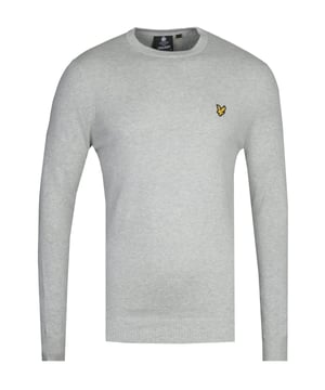 Ein unverzichtbares Modell von Lyle & Scott für diese Saison. Der Lyle & Scott Light Grey Marl Cotton Merino Sweater ist aus reiner Baumwolle gefertigt und mit einem Rundhalsausschnitt und gerippten Abschlüssen ausgestattet. Dieser Sweater ist vielseitig einsetzbar und bietet die perfekte Schicht für das kühle Wetter. Das Design ist mit dem gestickten Lyle & Scott Logo auf der Brust abgeschlossen.BaumwollmischungRundhalsausschnittRippbündchenLyle & Scott Logo auf der Vorderseite gesticktStil & Passform:Reguläre PassformGrößengerechtStoffzusammensetzung &; Pflege:100&#37; BaumwolleMaschinenwaschbar