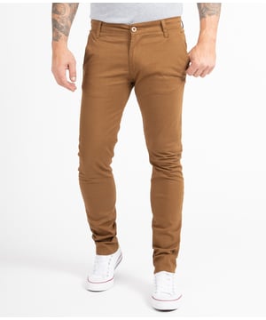 Die Chino Hosen von Indumentum eignen sich ganz ausgezeichnet für legere CasualLooks. Sie bieten eine angenehme Passform und sehen dabei auch noch richtig lässig aus. Beim gemütlichen Stadtbummel, beim Familienausflug oder in der Uni leisten die komfortablen Hosen gute Dienste. Darüber hinaus zeichnen sich die Chinos von Indumentum durch eine erstklassige Verarbeitung und eine hohe Qualität aus.