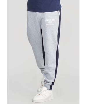 inchNavy Contrast JoggerClassic fitPrinted logoDrawcord waistbandSide entry pocketsCuffed legMachine wash100% Cotton inch