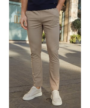 Elevate your everyday staples with these slim fit chino trousers from Threadbare. Cut in a slim fit, these chino trousers have belt loops, a metal zip fly and mock horn button to close. Complete with two back welt pockets, two side pockets and a coin pocket. Made from a durable cotton twill fabric with a little stretch for comfort. Team with a T-Shirt and open shirt for a relaxed style , or add a fine knit jumper for a practical workwear look.