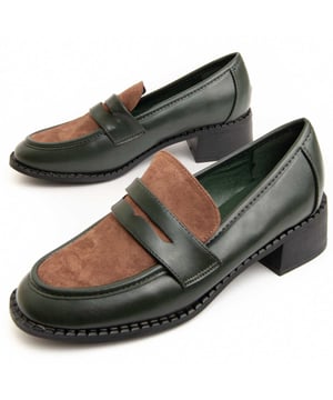 Mocasín de tacón para mujeres. Ajuste cómodo. Hecho con materiales veganos. Fabricado por otras marcas para nuestra marca. Medidas aproximadas: tacón de 3 cm.