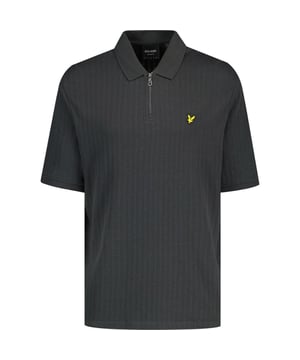 Diese zeitlose Lyle &amp; Das Scott-Poloshirt ist ein Muss fur jede Garderobe. Dieses aus strapazierfahiger, weicher Baumwolle gefertigte Stuck verfugt uber ein Logo-Design auf der Brust fur ein klassisches Finish. Werten Sie Ihren Stil mit diesem zeitlosen Klassiker auf! Lyle &amp; Scott Grey Polo, hergestellt in Indien, 100 % Baumwolle, Markenlogo auf der Brust, Kragenkragen. Regulare Passform, fallt der Grosse entsprechend aus, Markenaufnaher vorne links auf der Brust. Stil: SP2011V W635