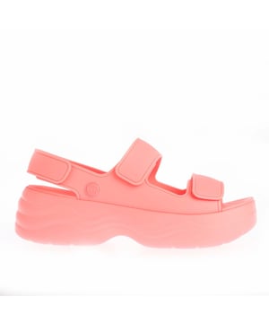 Womens Crocs Skyline Sandals in pink.- Adjustable and soft TPU upper with hook & loop closures.- Square toe shape.- Evolved Croslite™ midsole with a plush  comfortable footbed.- Lightweight Croslite™ foundation.- Iconic Crocs Comfort™: Lightweight. Flexible. 360-degree comfort.- Ref: 2081836UI