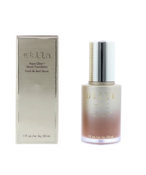 With a featherweight texture this beautiful waterbased foundation provides moisture radiance and weightless coverage with every skinperfecting drop. The ultimate way to achieve a flawless naturallooking finish the sheerbutbuildable formula blends seamlessly   blurring visibility of lines and imperfections for a youthful luminous effect.