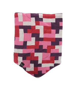 Bandana de punto Buff.
Complemento ideal para proteger el cuello y la cara.
Capa exterior de tricotosa y capa interior hecha de Polartec.
Suavidad polar: El forro polar ofrece calidez y comodidad con un tacto agradable y suave. Productos diseñados para proteger y asegurar el confort.
 Medidas: 24 x 34 cm. 
 Composición: Exterior: 100%Acrilico Interior: 100% Poliéster.
 Cuidados:
Lavar a máquina máx 30º
-No planchar
-No usar lejía
-No lavar en seco