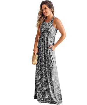 Vestido maxi sin mangas de leopardo de lujo con bolsillos  
Materiales de calidad para mayor durabilidad  
Llamativo patrón de leopardo para un aspecto audaz y feroz  
Diseño sin mangas para facilitar el movimiento y la transpirabilidad  
Longitud maxi para una silueta elegante y sofisticada  
Bolsillos convenientes para llevar lo esencial  
Perfecto para ocasiones formales o una salida nocturna