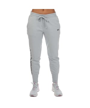 Dames Under Armour Rival Fleece Joggers in Grijs.- Stretchy geribde tailleband met extern trekkoord.- Open handzakken.- Geborstelde binnenkant voor extra warmte.- Ultrazachte, middelzware fleece van katoenmix.- Verlengde geribde manchetten.- Under Armour branding.- 80% Katoen, 20% Polyester.- Machinewasbaar. Ref: 1372825011.